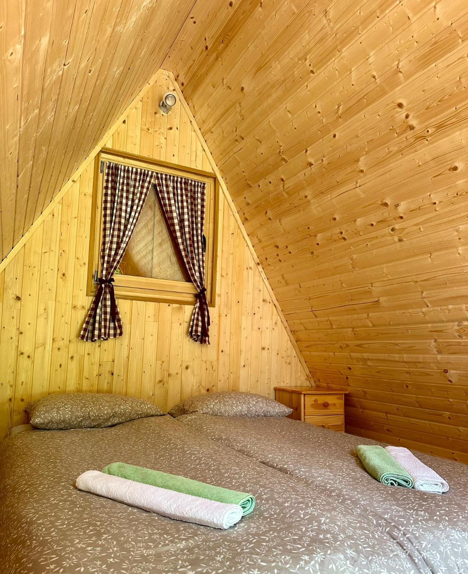 Glamping Krn Hotell Kobarid Eksteriør bilde